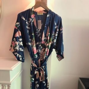 Gorgeous Oriental Silk Robe NEW !